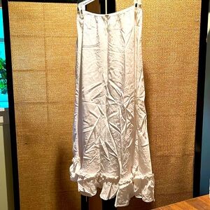 Vintage 40-50’s Ivory Skylon by Nu-Fashion Long Half Slip w/Bottom Ruffle
